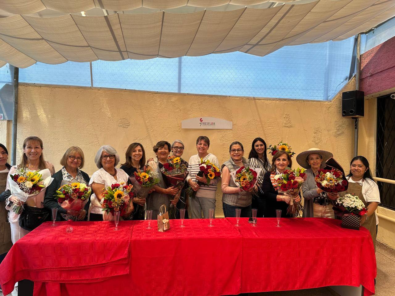 Café mensuel Composition florale